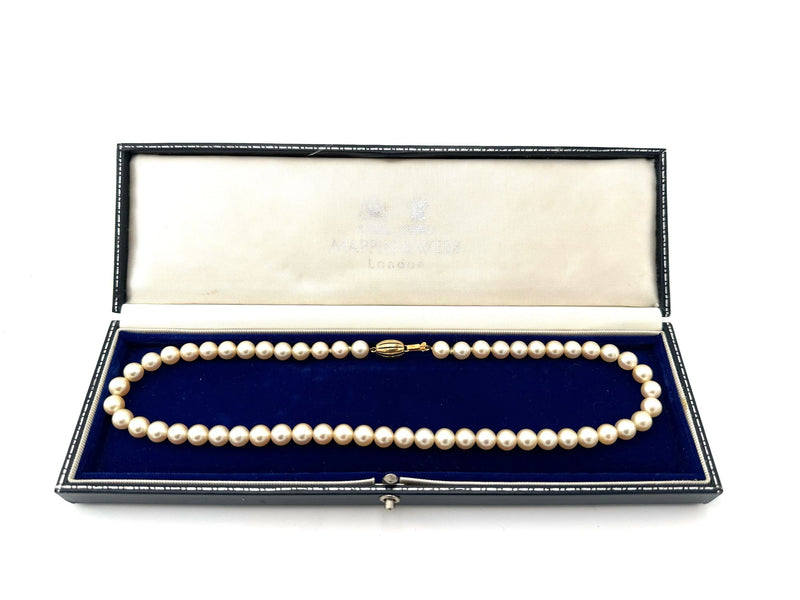 Vintage Akoya pearl necklace by Mappin & Webb 19carat gold in original box - 1980s