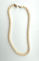 Vintage Akoya pearl necklace by Mappin & Webb 19carat gold in original box - 1980s