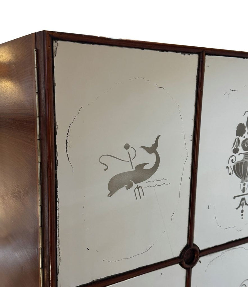 An Italian 1940s mirrored birdseye maple wood and mahogany bar cabinet by Osvaldo Borsani