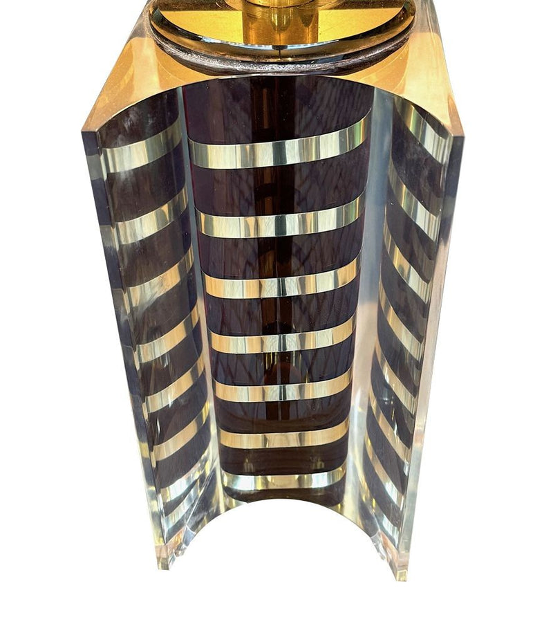 Large mid century table lamp Romeo Rega made of lucite and brass with chocolate and brass stripes - 1970s - 1970s table lamps