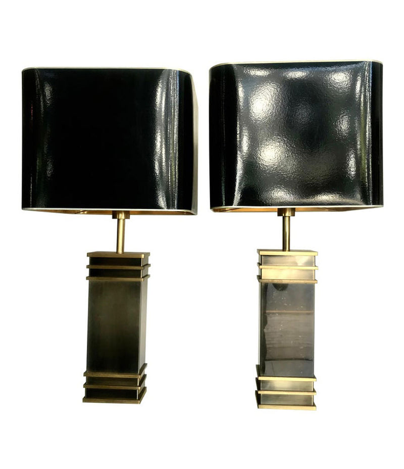 A PAIR OF ART DECO STYLE BRASS LAMPS WITH ORIGINAL SHADES