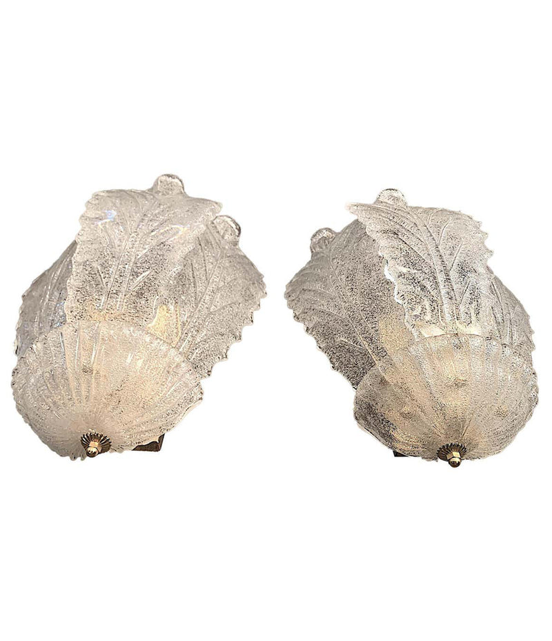 PAIR OF BAROVIER LARGE 1960S MURANO GLASS LEAF SCONCES WITH BRASS FITTINGS